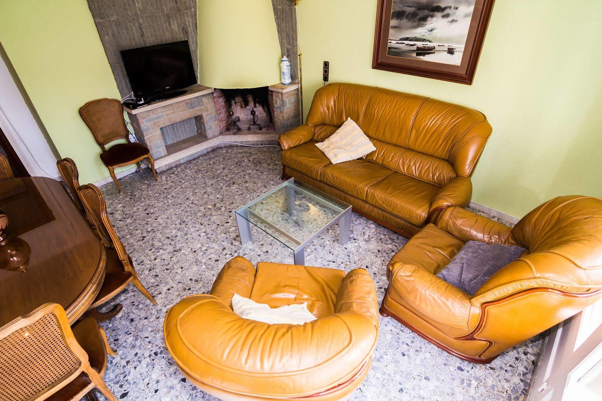 Agi Joan Badosa Apartamento Rosas