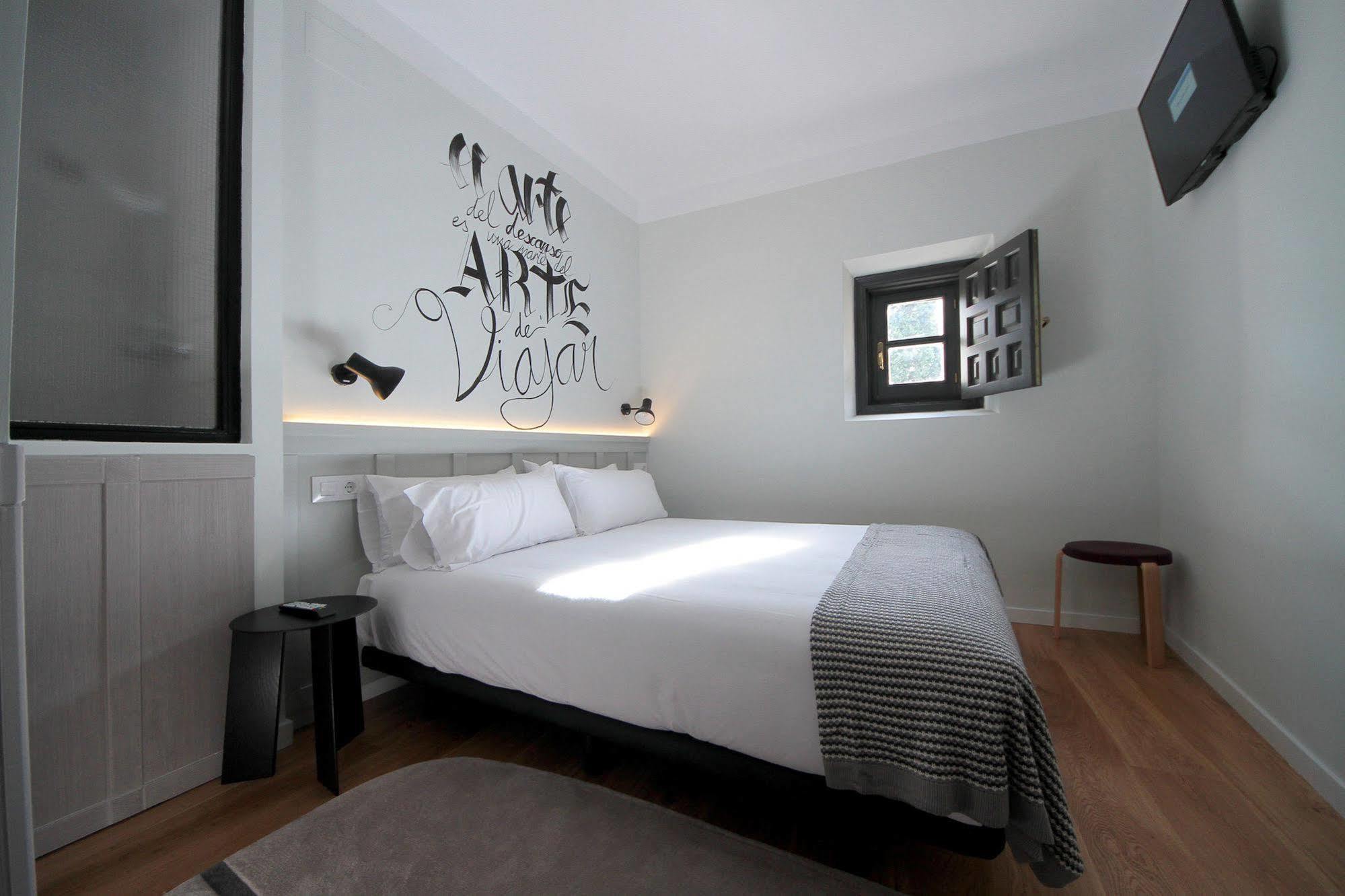 Hostal H Complutum *