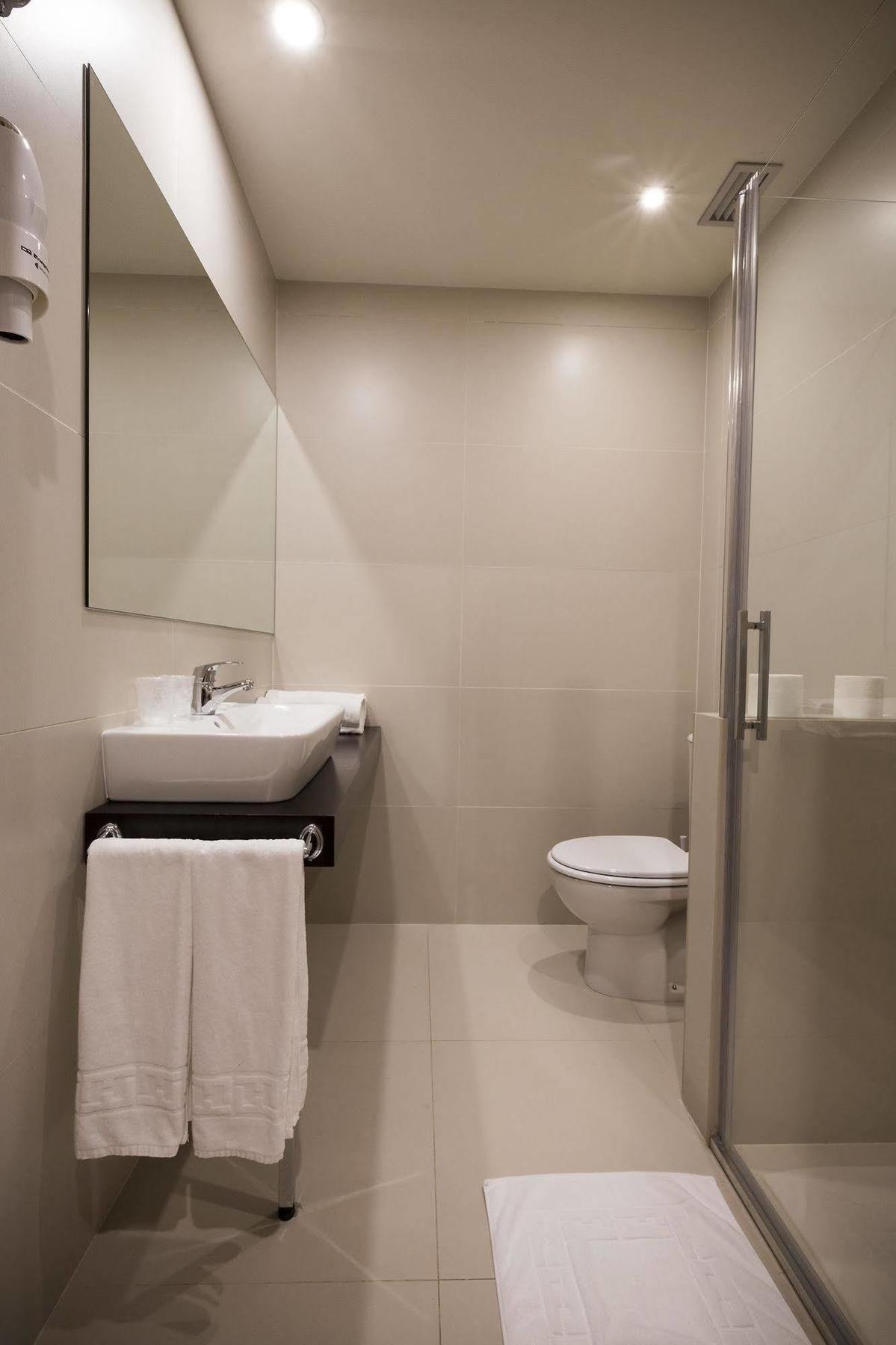 Hotel La De Roces *
