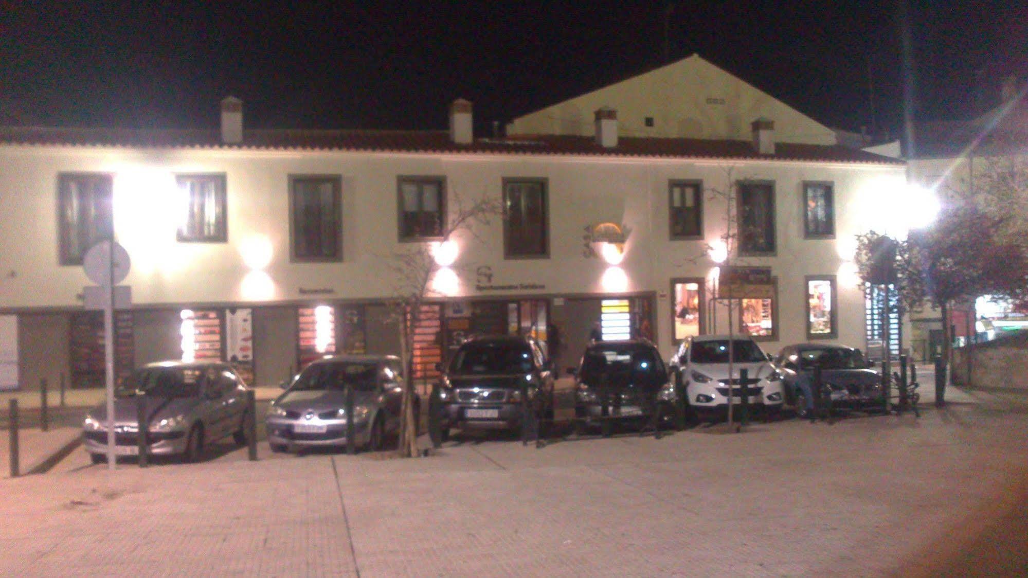 Apartamentos Turisticos La Garza * Caceres