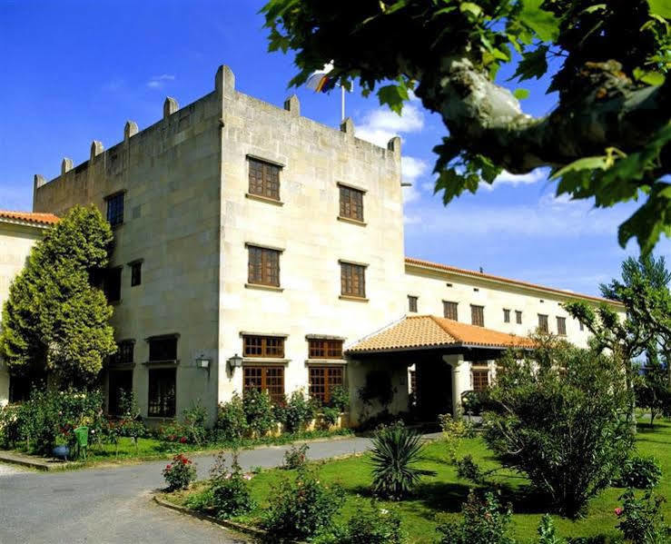Castillo De Hotel Monterrei