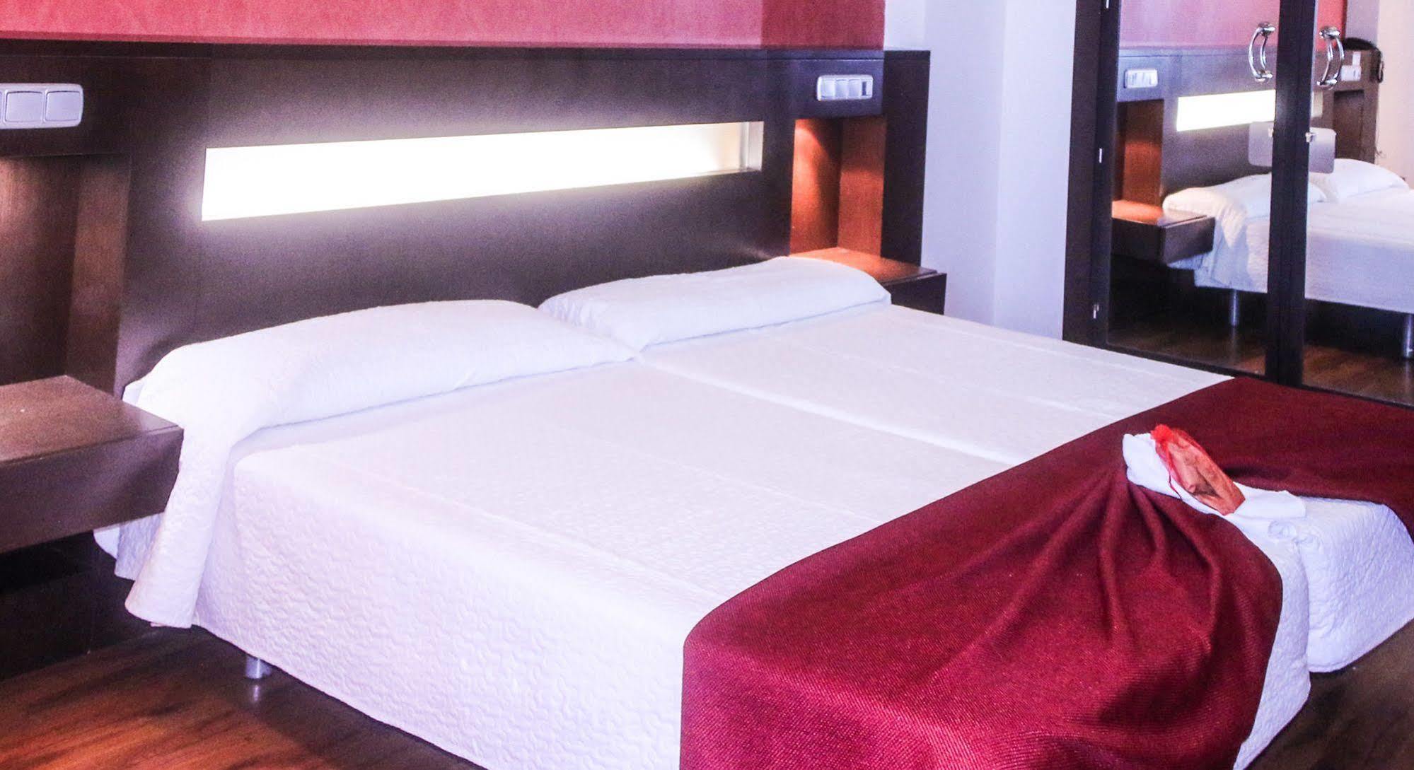 La Cantuena (adults Only) 3*