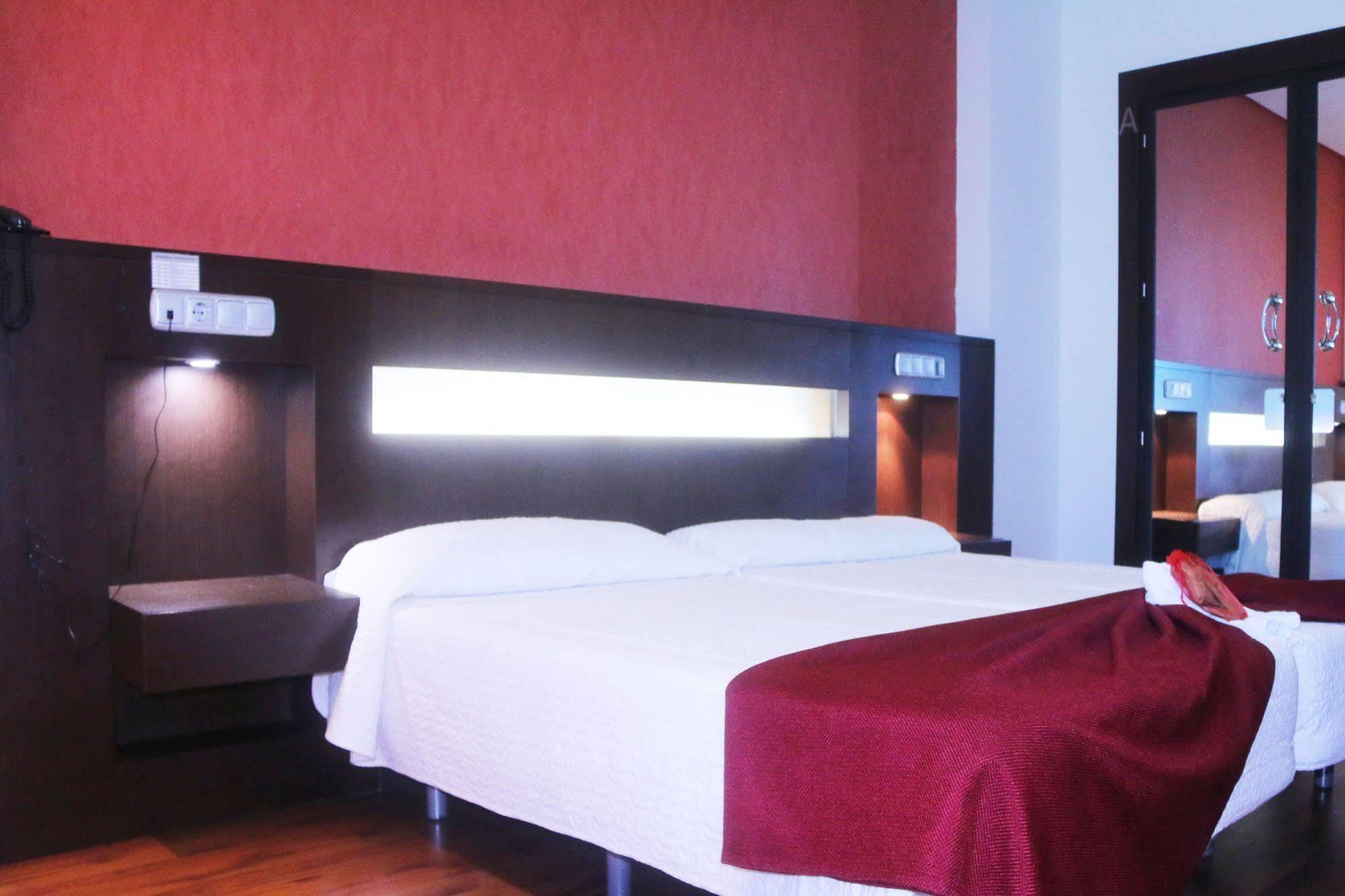 La Cantuena (adults Only) 3* Fuenlabrada