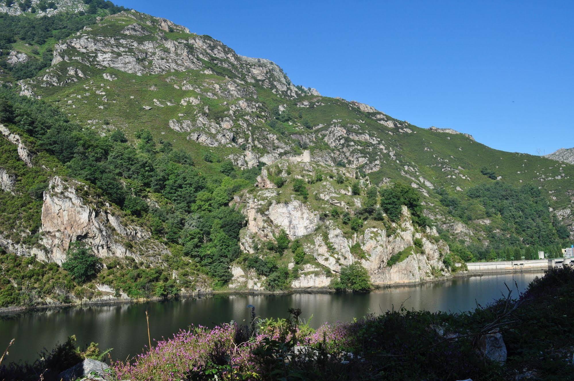 Hotel Don Felix Rioseco (Asturias)