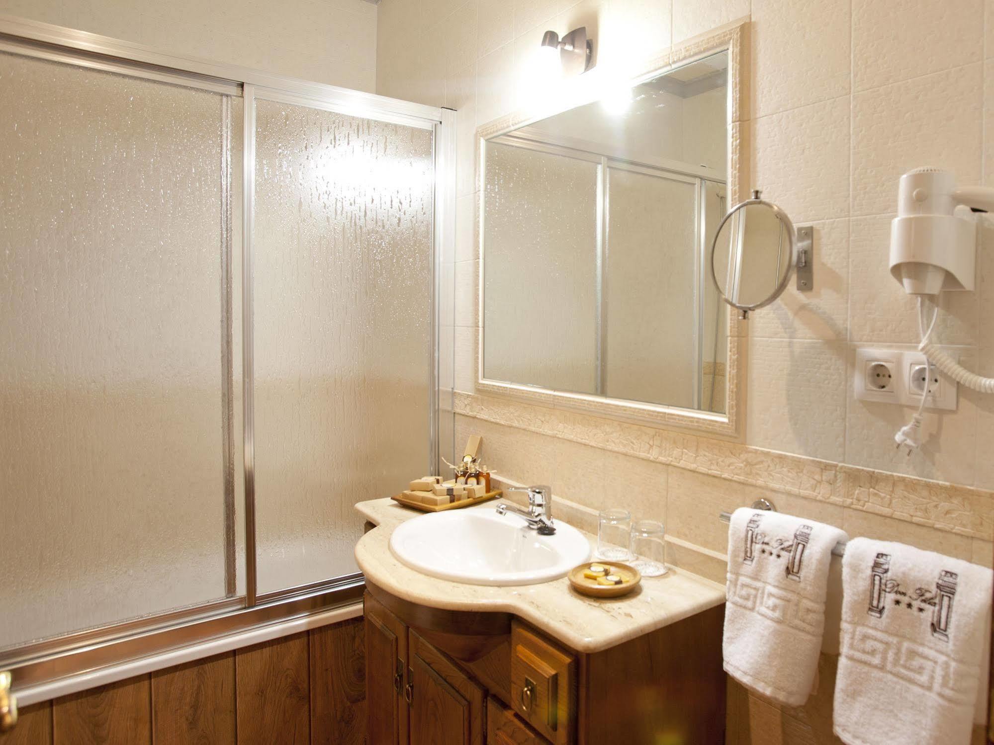 Hotel Don Felix Rioseco (Asturias)