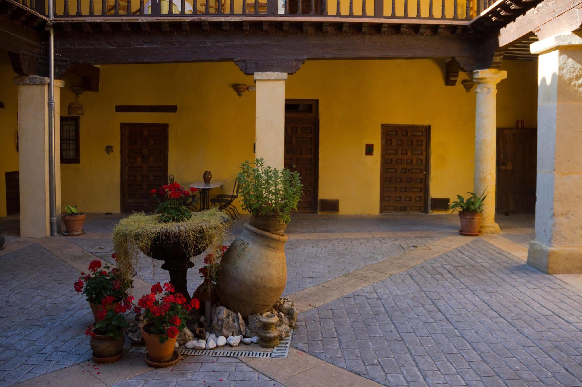 Hotel Casa Palacio Conde De Garcinarro 3*