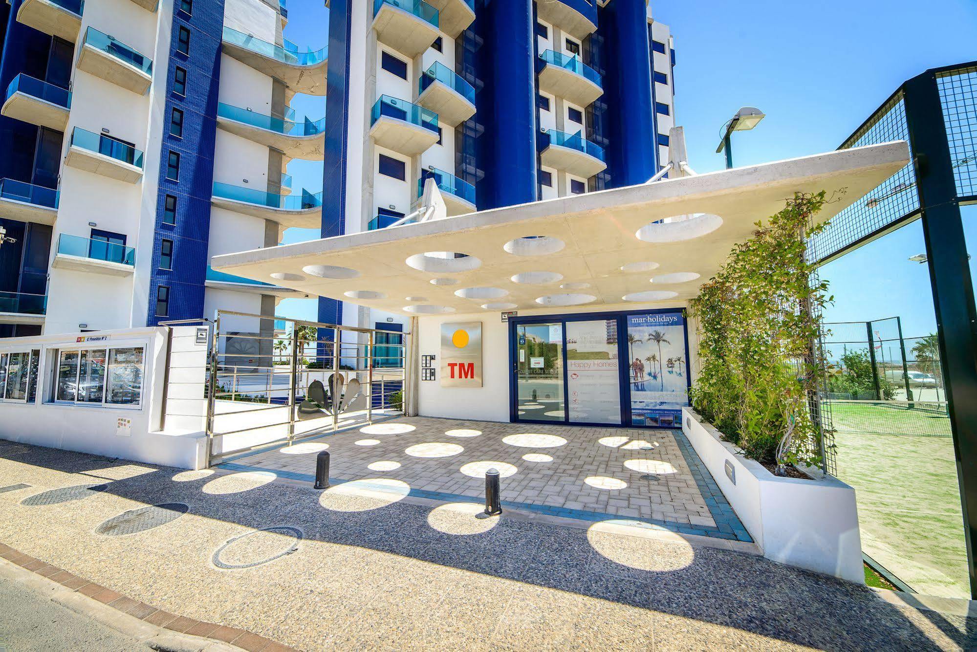 Bennecke Velvet * Punta Prima (Alicante)