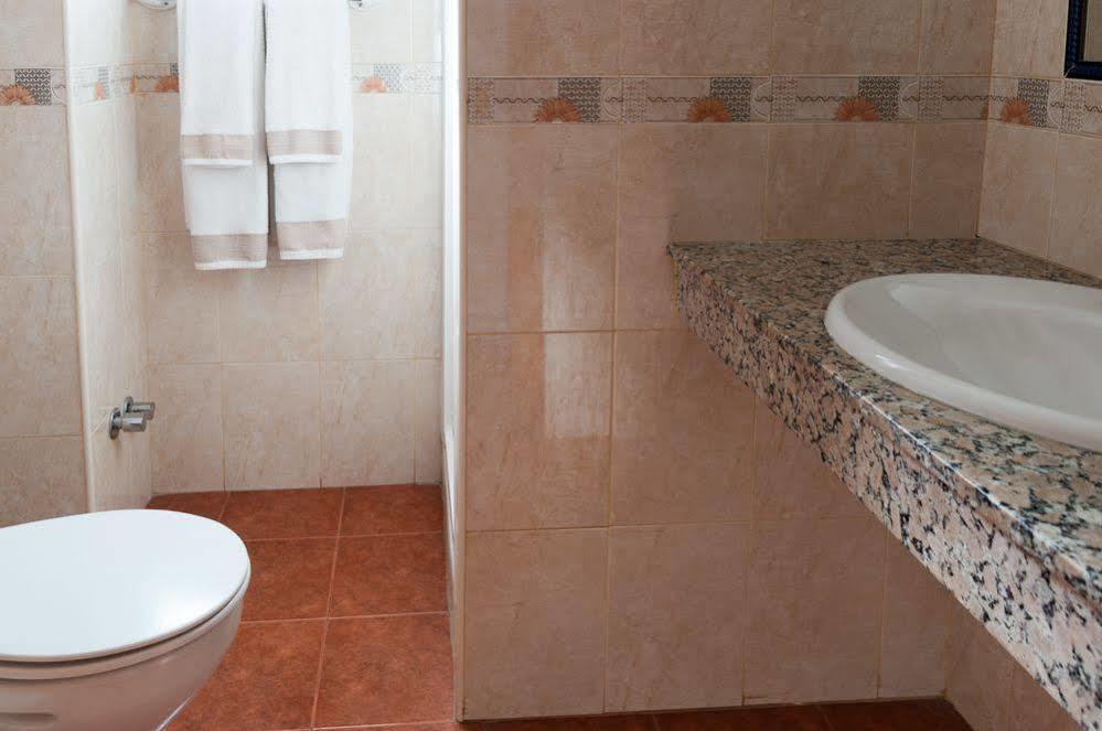 Hotel Crotos 2*