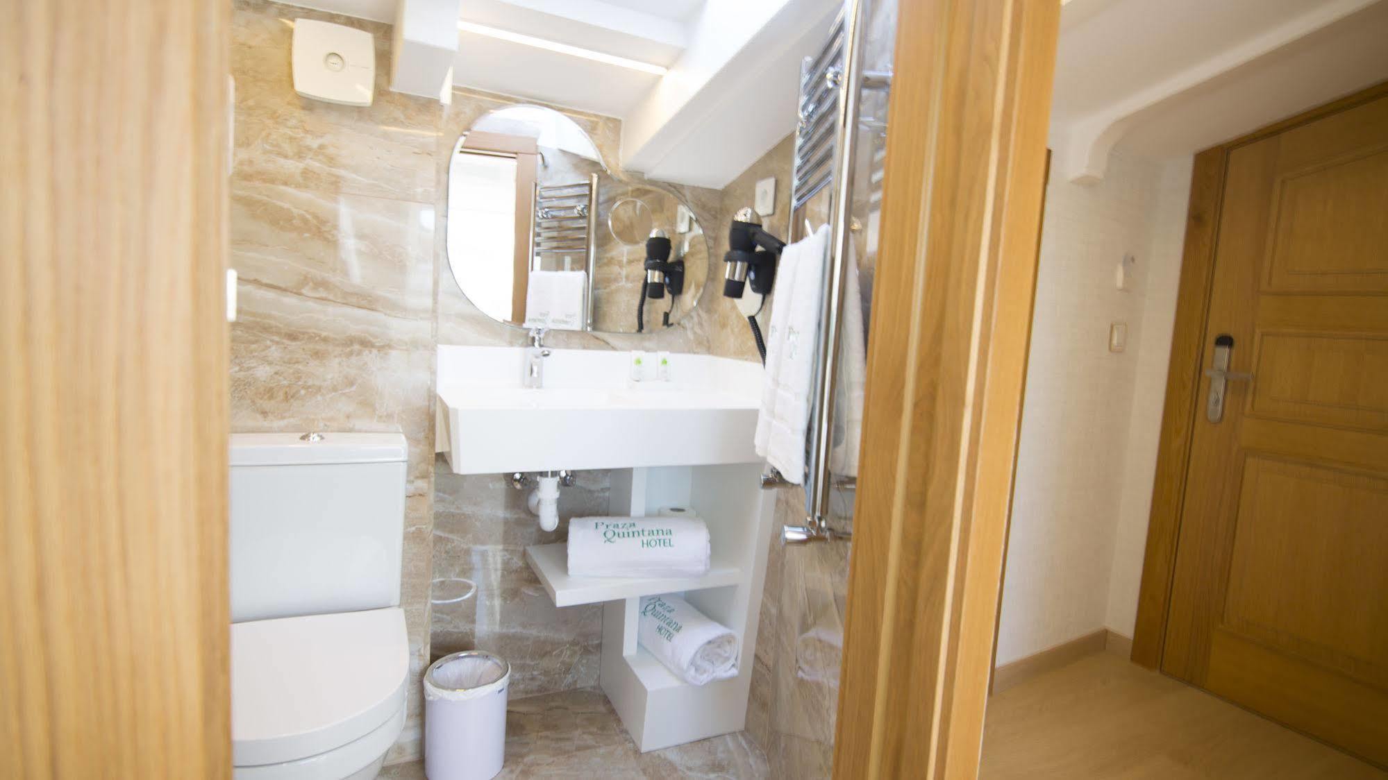 Praza Quintana Hotel 3*