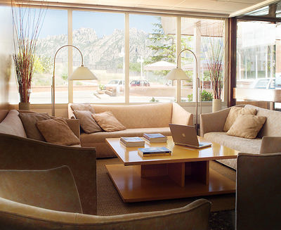 Checkin Montserrat Hotel 4*