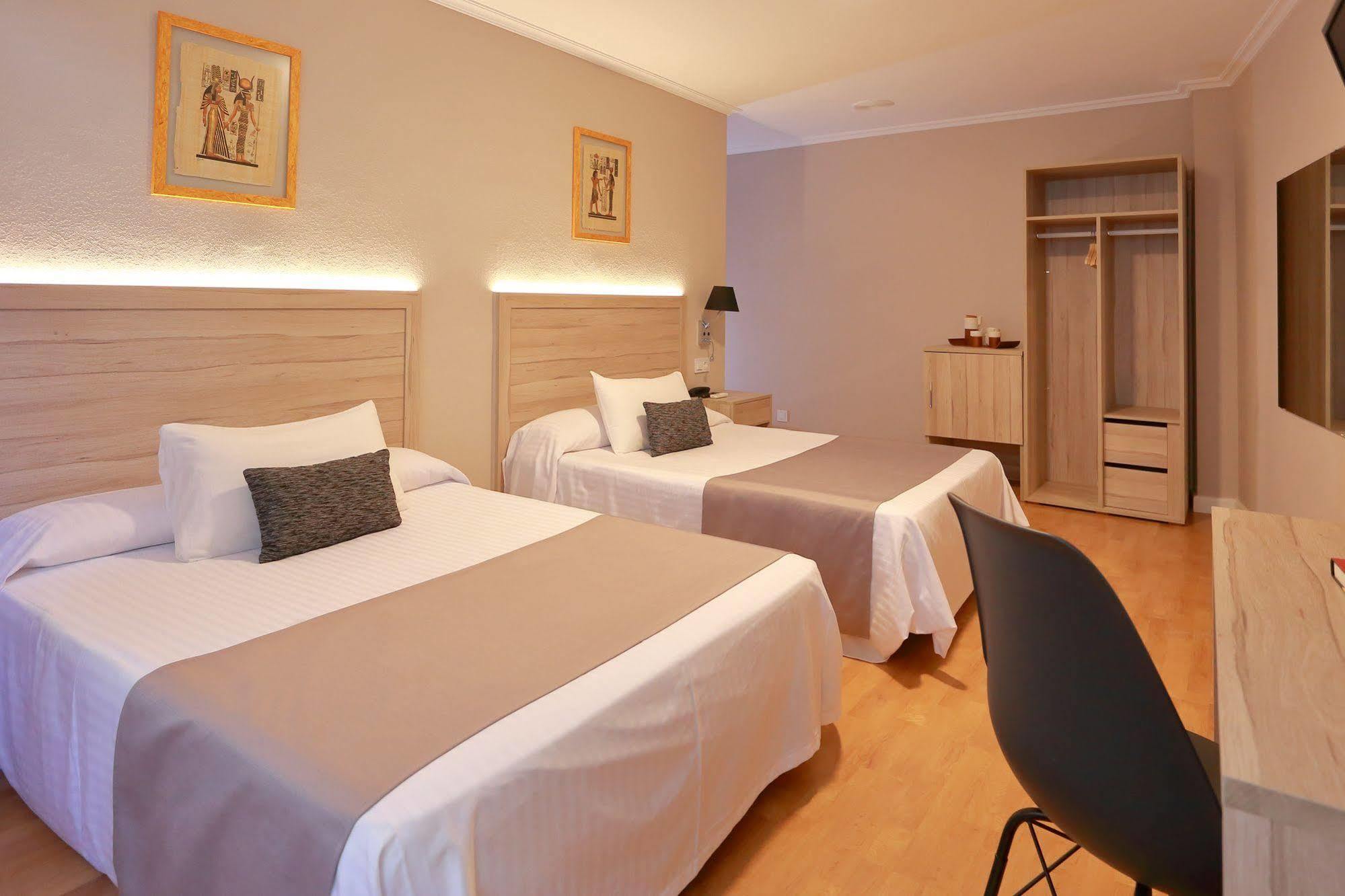 Hotel De 2*