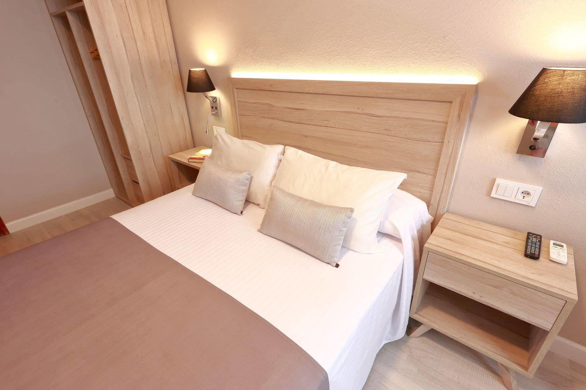 De Hotel 2*