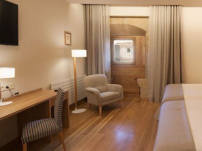 Hotel Real Colegiata San Isidoro 3*
