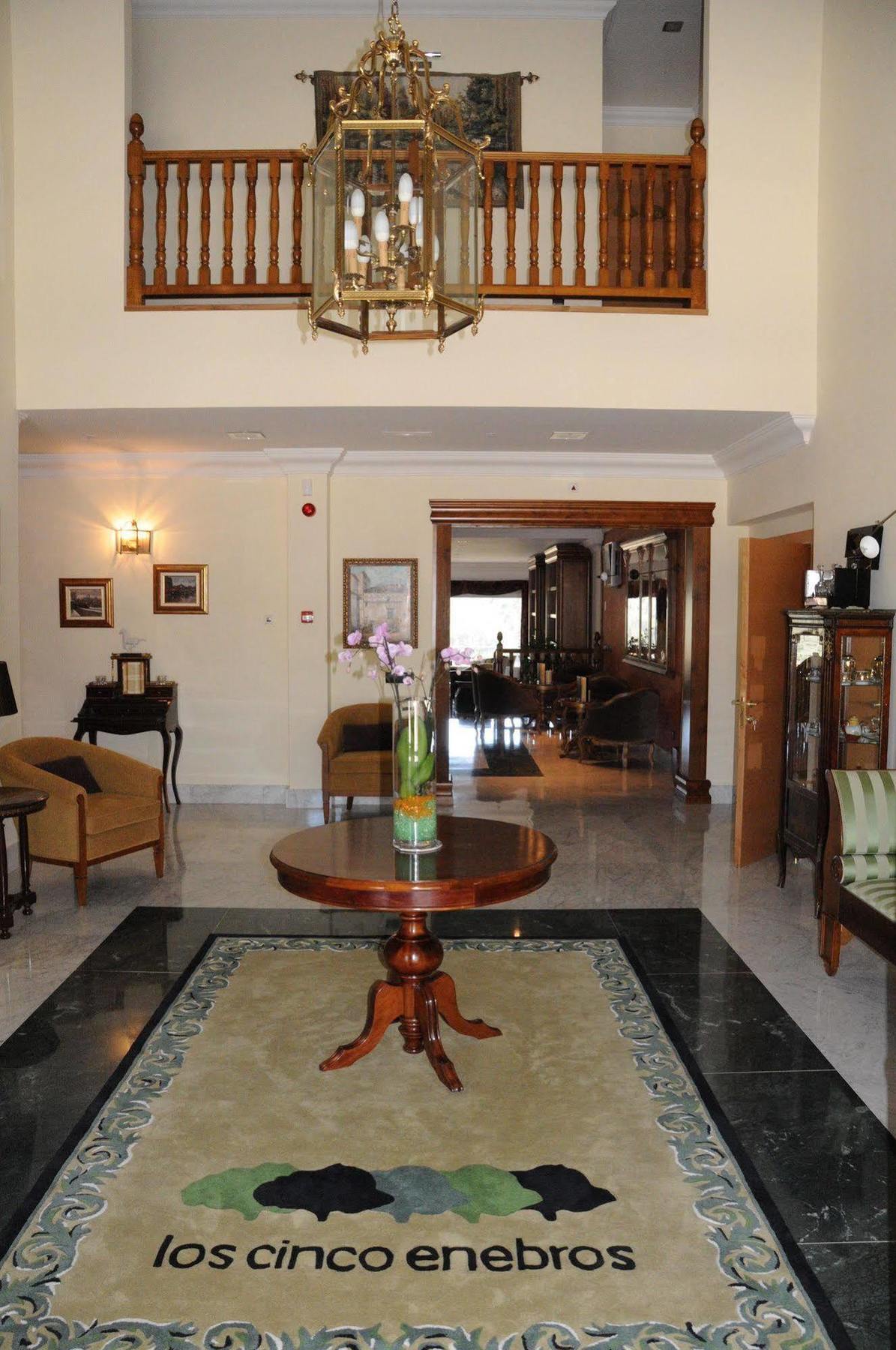 Hotel Cinco Enebros