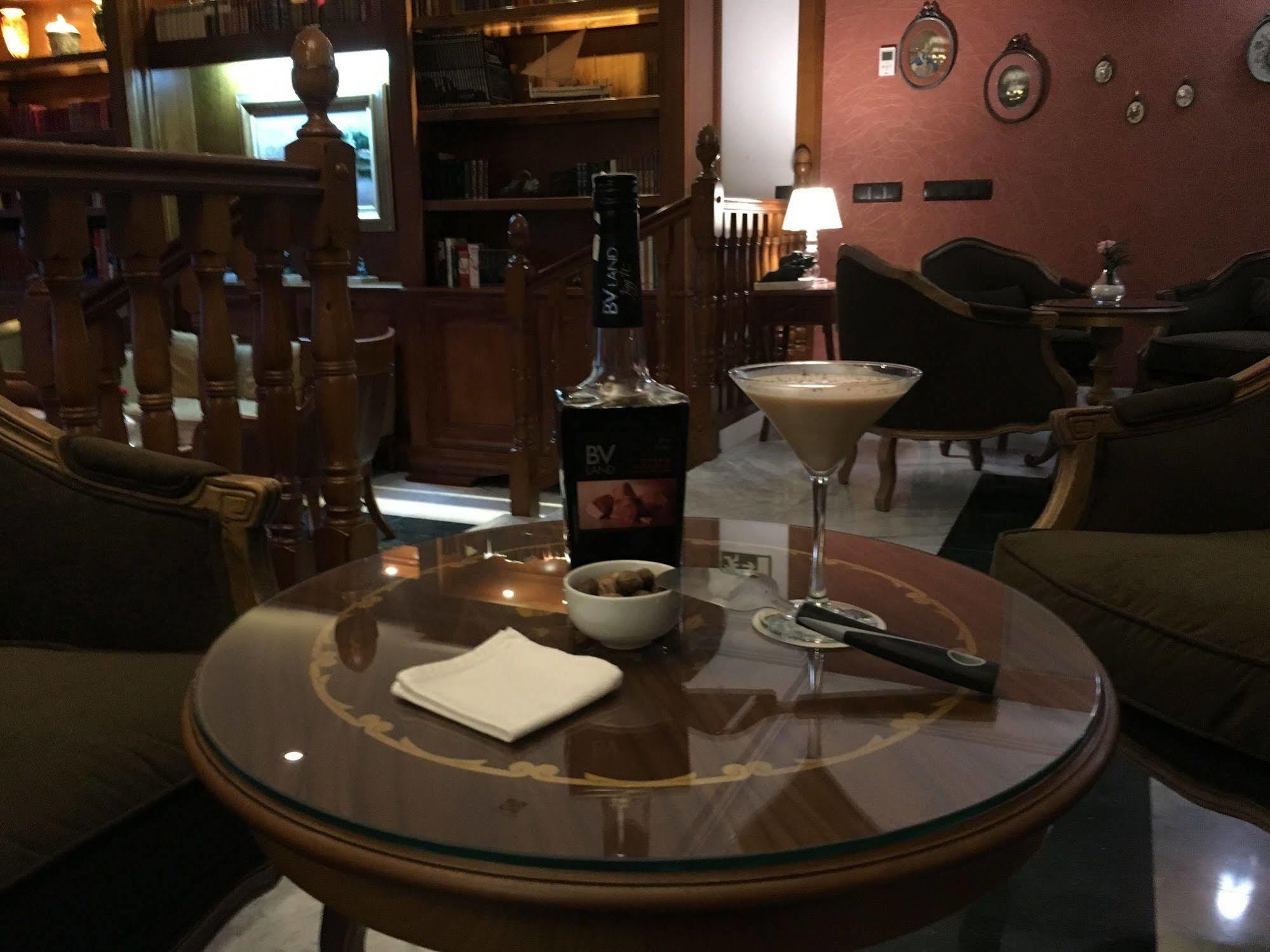 Cinco Enebros Hotel