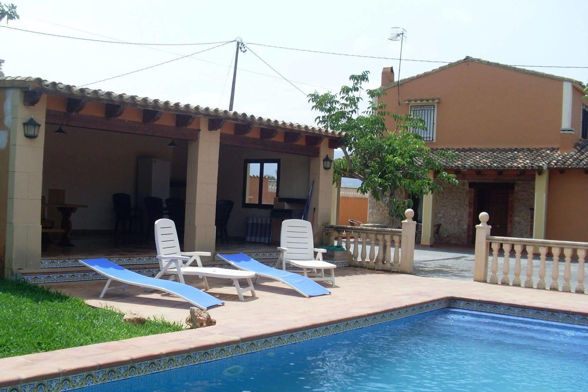 Almendros Villa