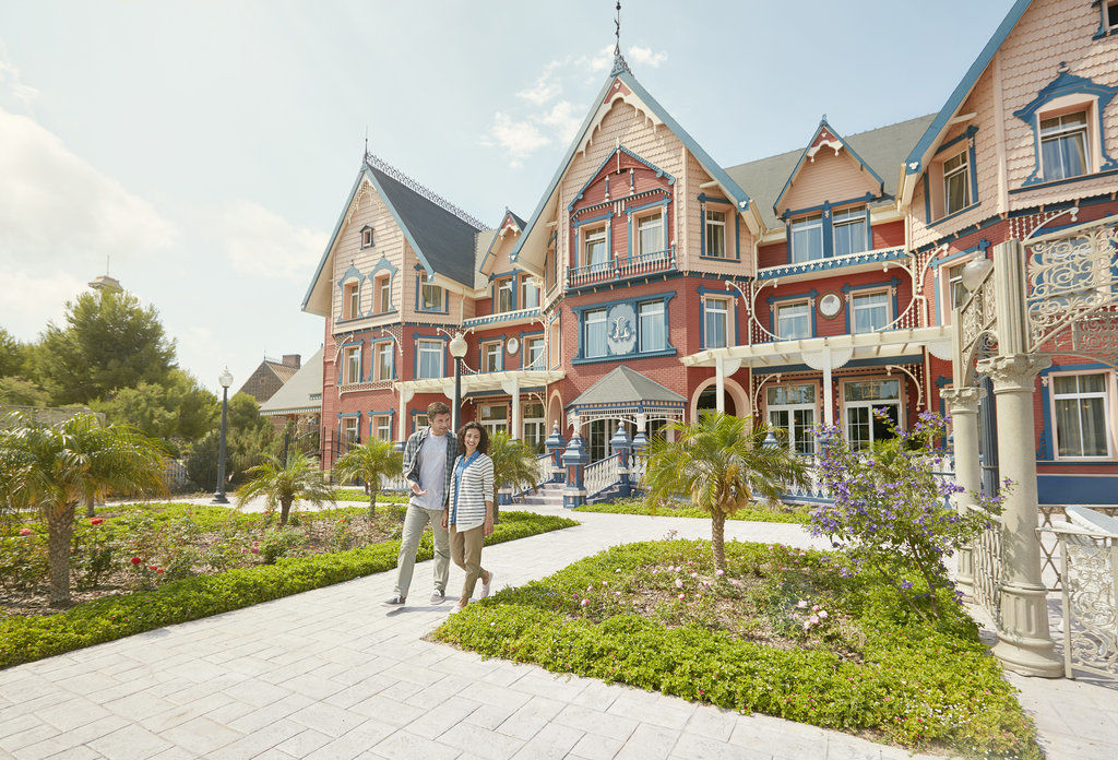 Portaventura Lucy's Mansion: Unlimited Park Access & Express Passes 5*