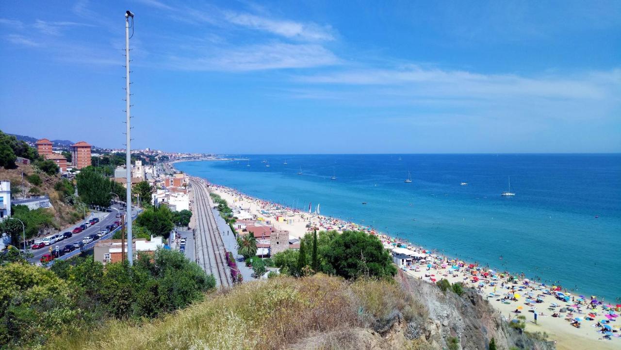 Nuria Seaview Beach-apartment