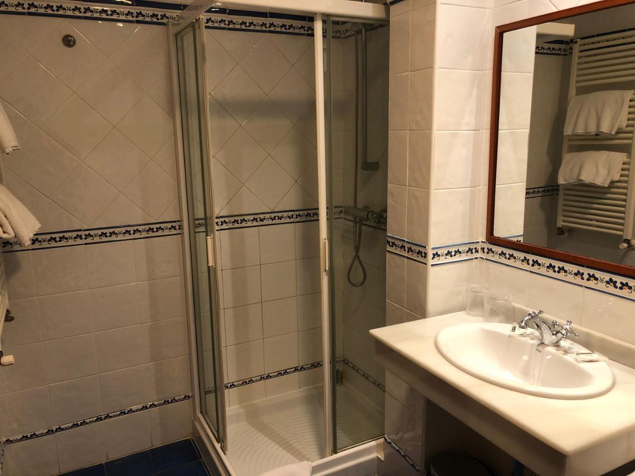 Hotel Puerta 3*