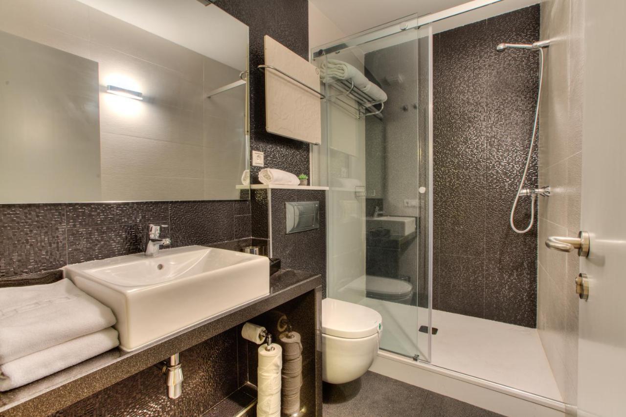 Montenegro Compostela Hotel