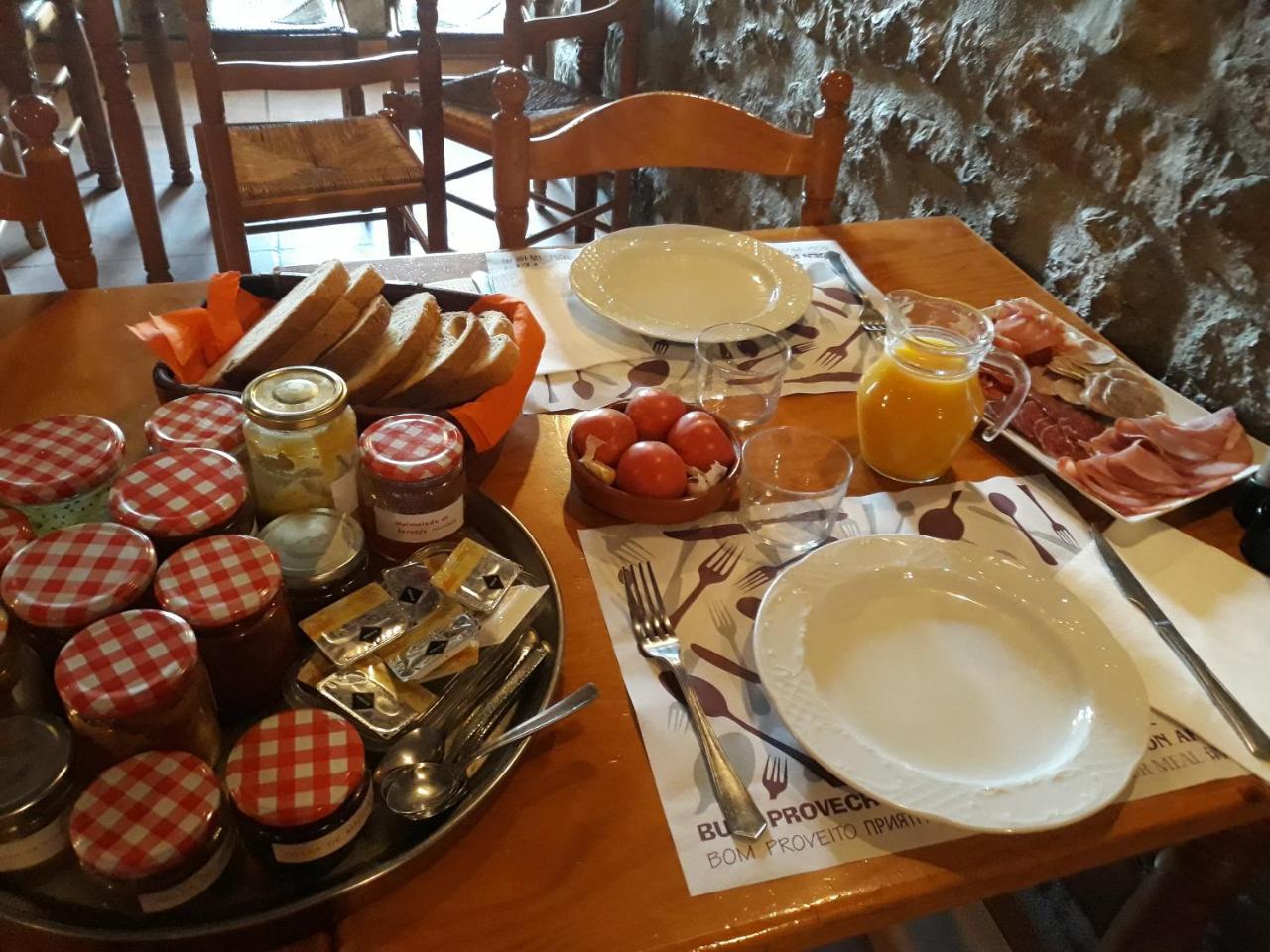 Pensión Casa Angrill Oliana