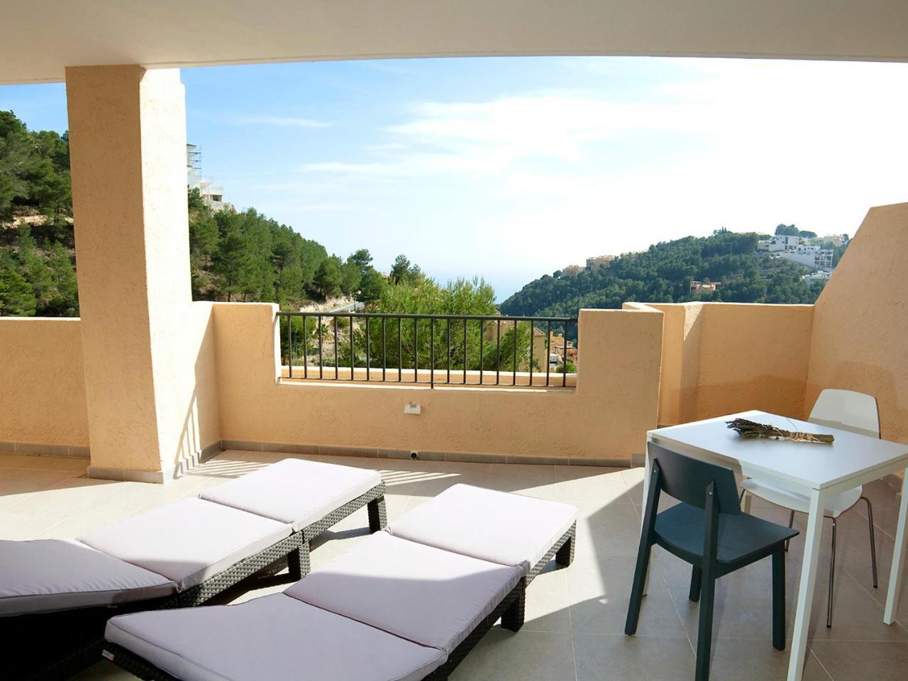 Apartment Lirios Iii By Interhome