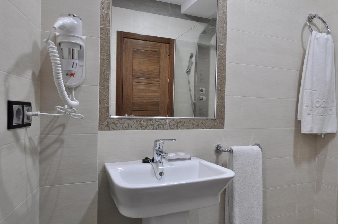 Almanzor Guest house *
