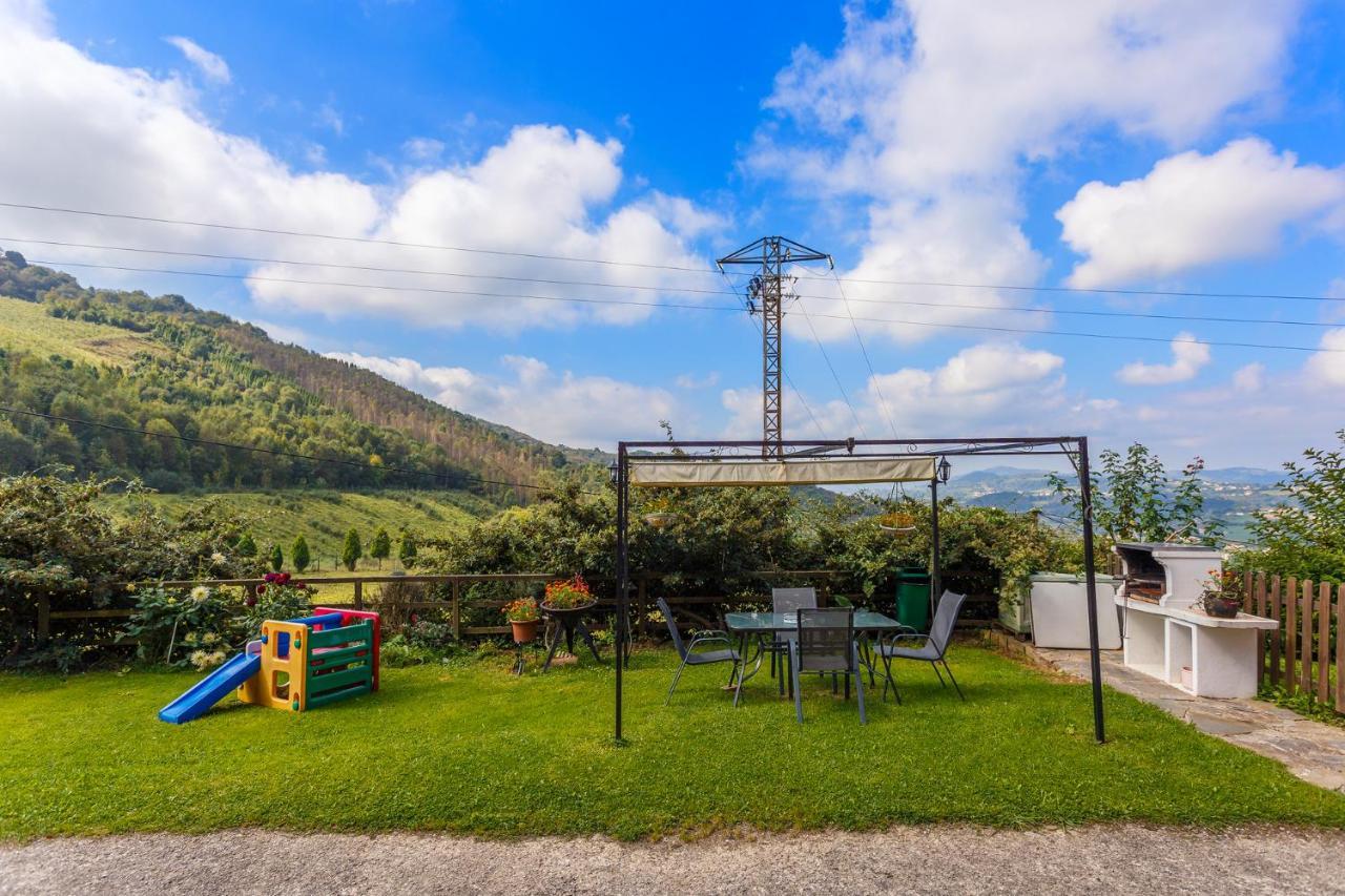 Casa La Escuela Сasa de vacaciones Tuilla