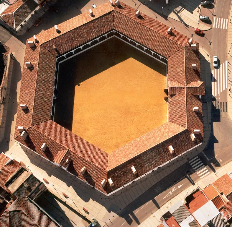 Hotel Plaza De Toros De Almadén