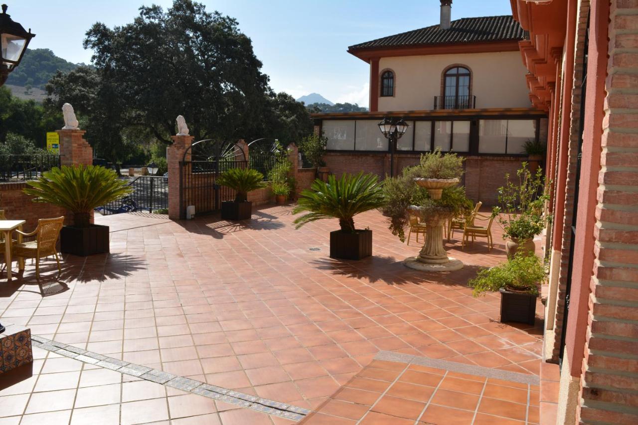 Sierra De Hotel 3*