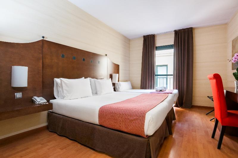 Hotel Exe Agora Caces