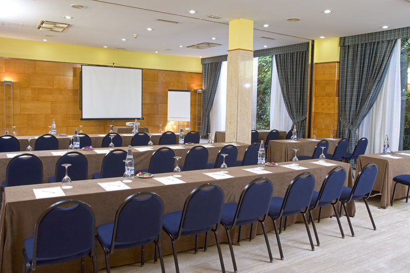 Nh Ciudad De Hotel 4*