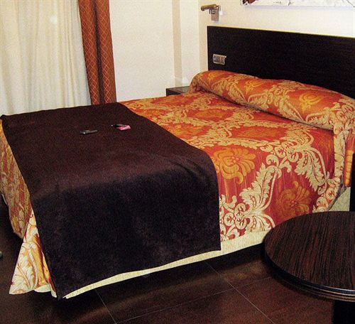 Hospedium Periquitos Hotel 4*
