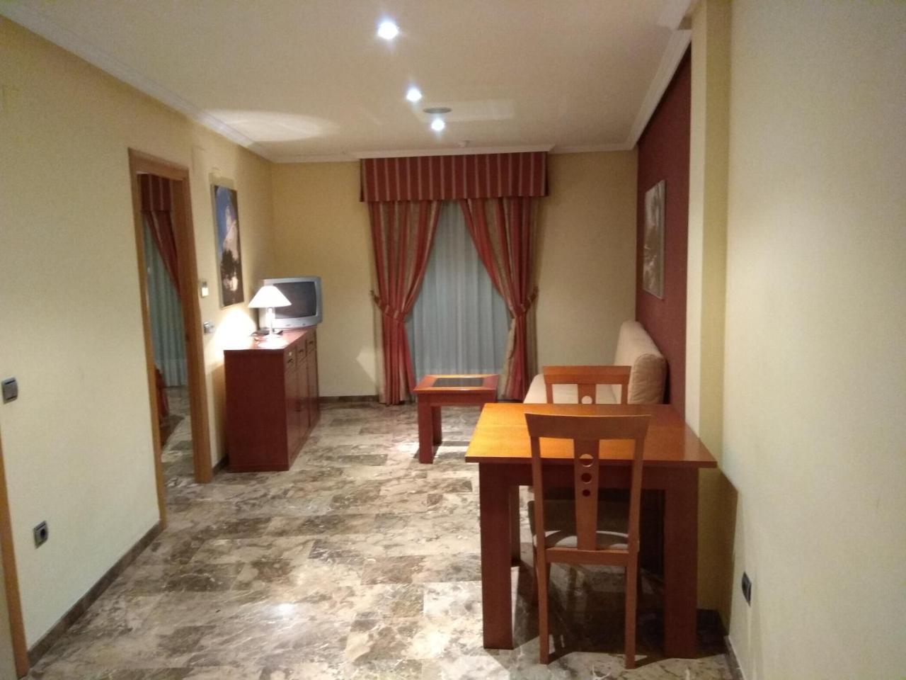 Aparthotel Noche De Ronda 3*