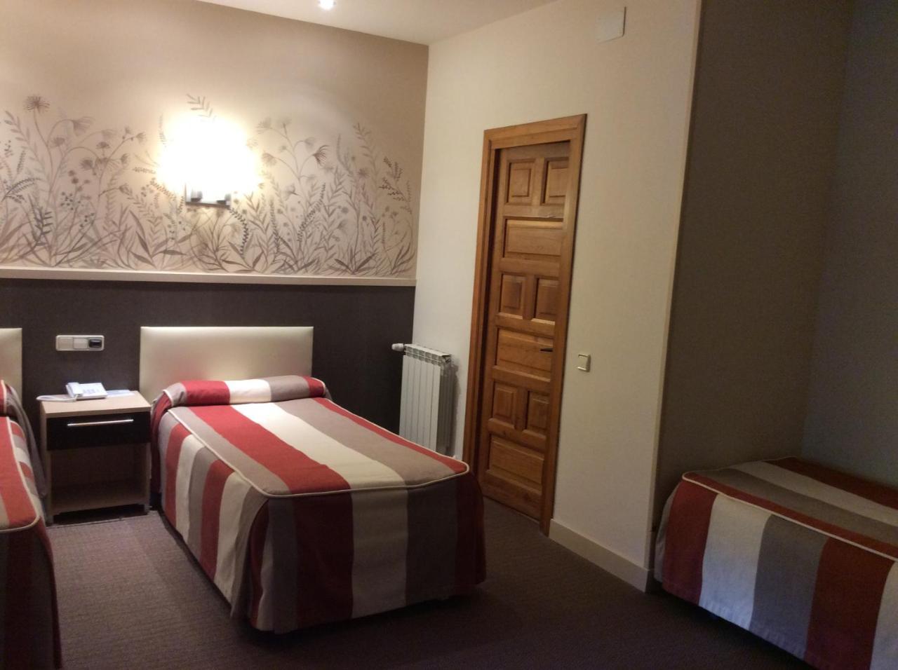 Monasterio De Leyre Hotel 2*