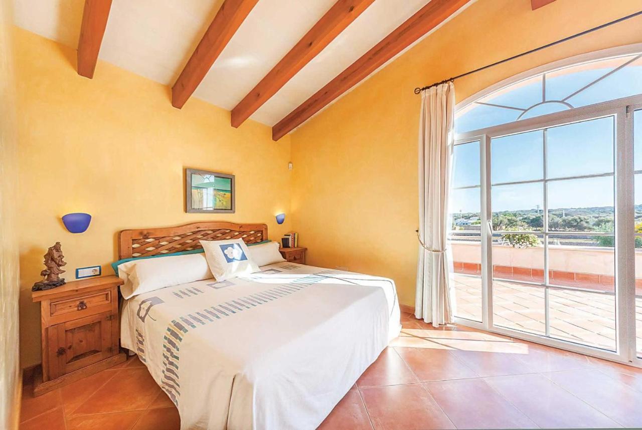 Estrellita Villa