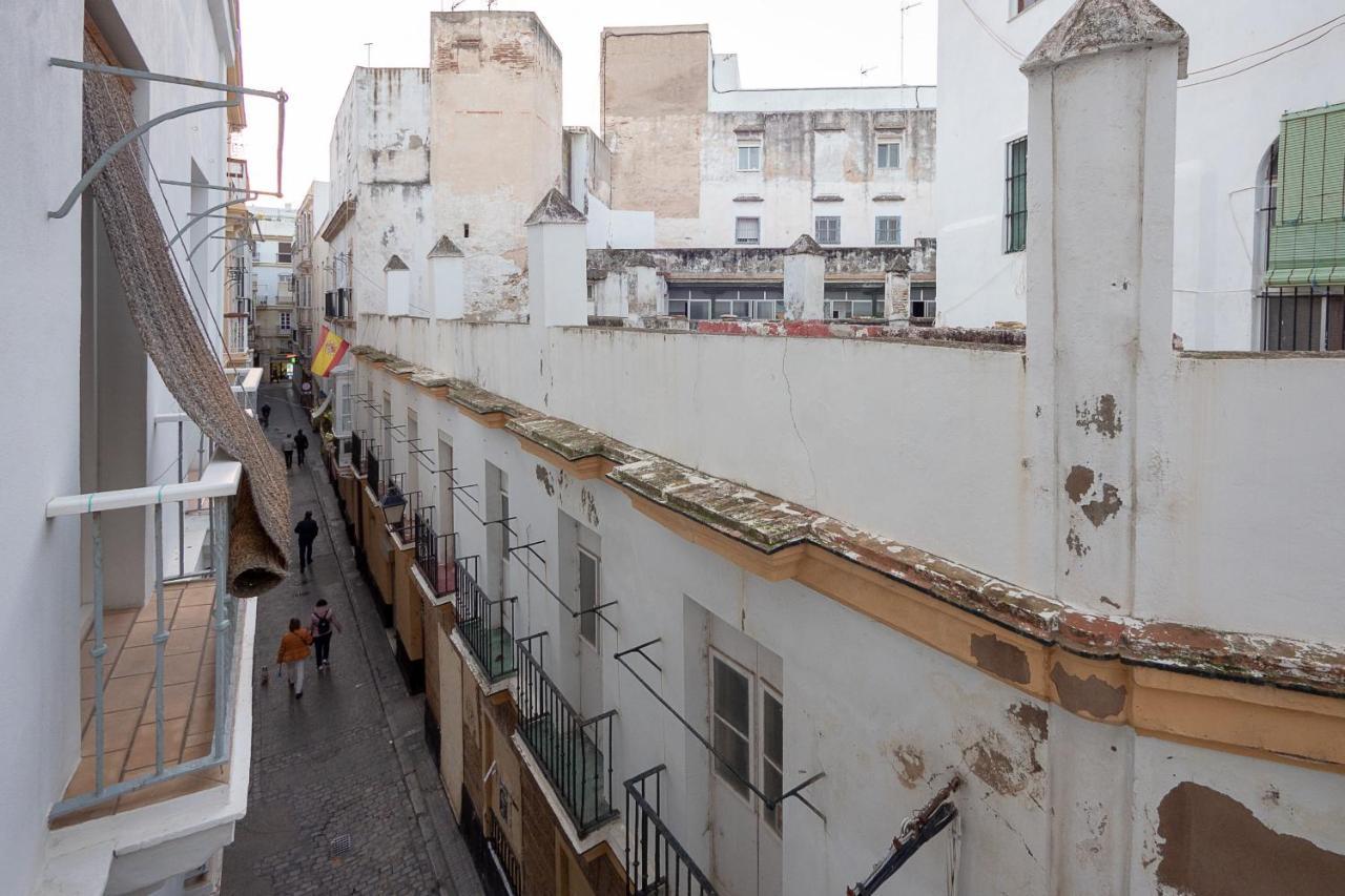 Colonial * Cadiz
