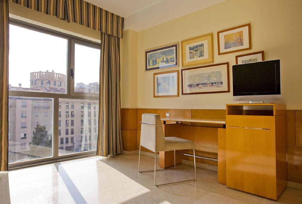 Nh Ciudad De Hotel 4*
