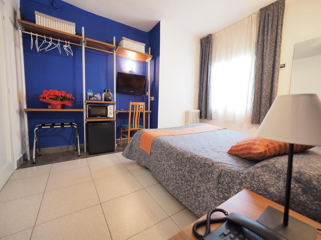 Hotel Montserrat 2*