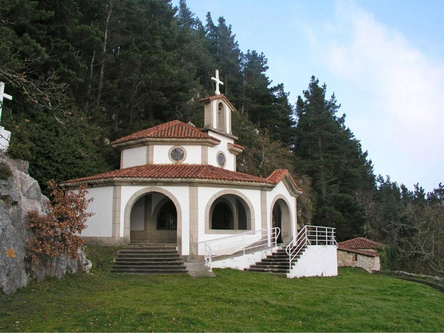Castillo De Valdés Salas