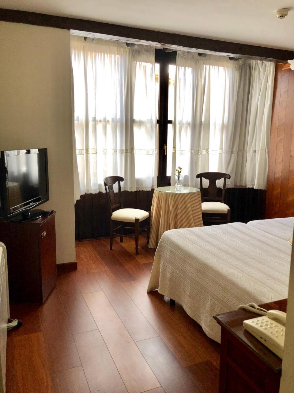 Hotel Rey Chindasvinto 3*