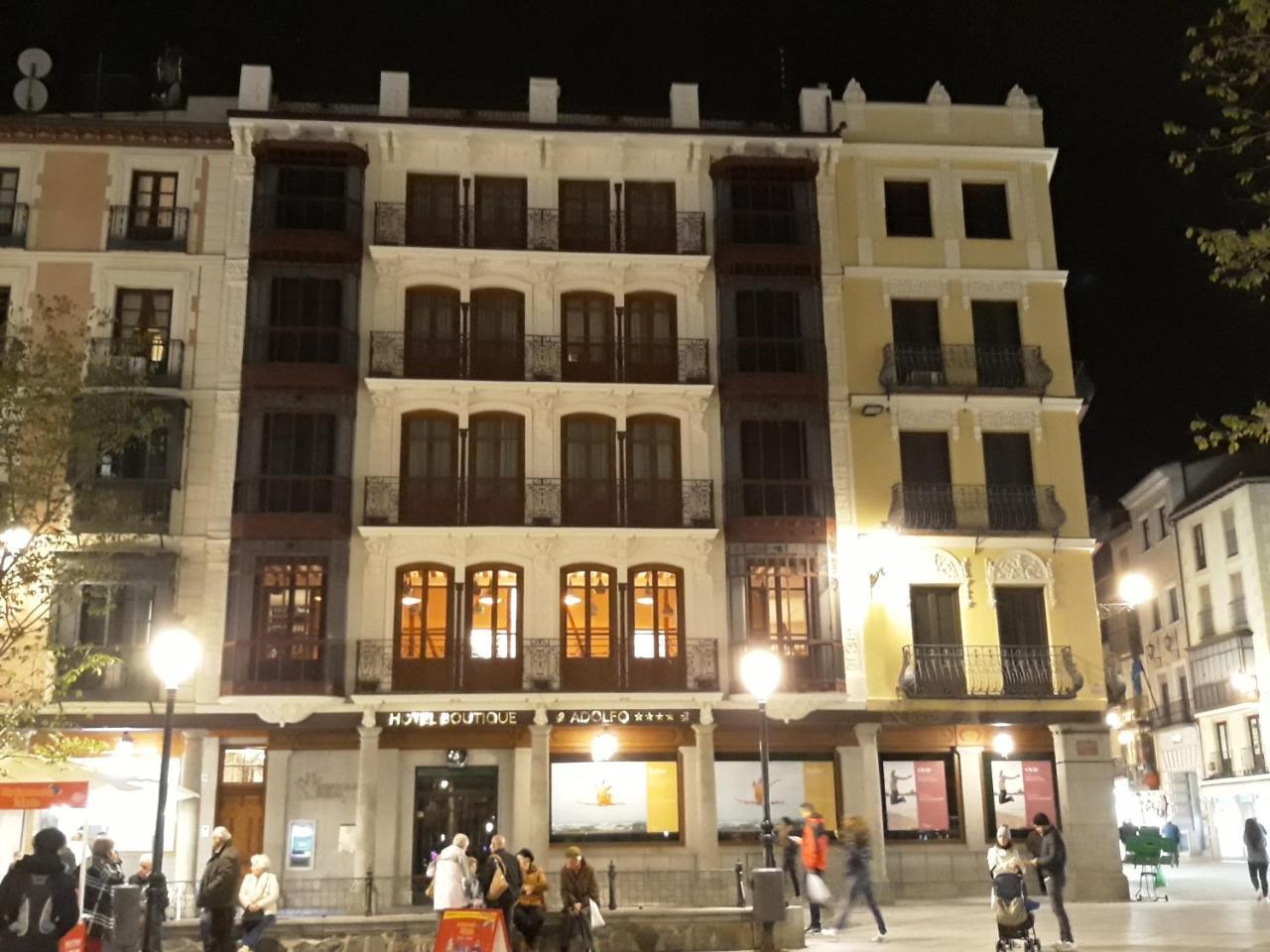 Boutique Adolfo