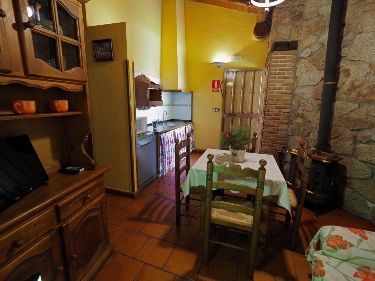 Casas Rurales Las Praderas Poyales Del Hoyo