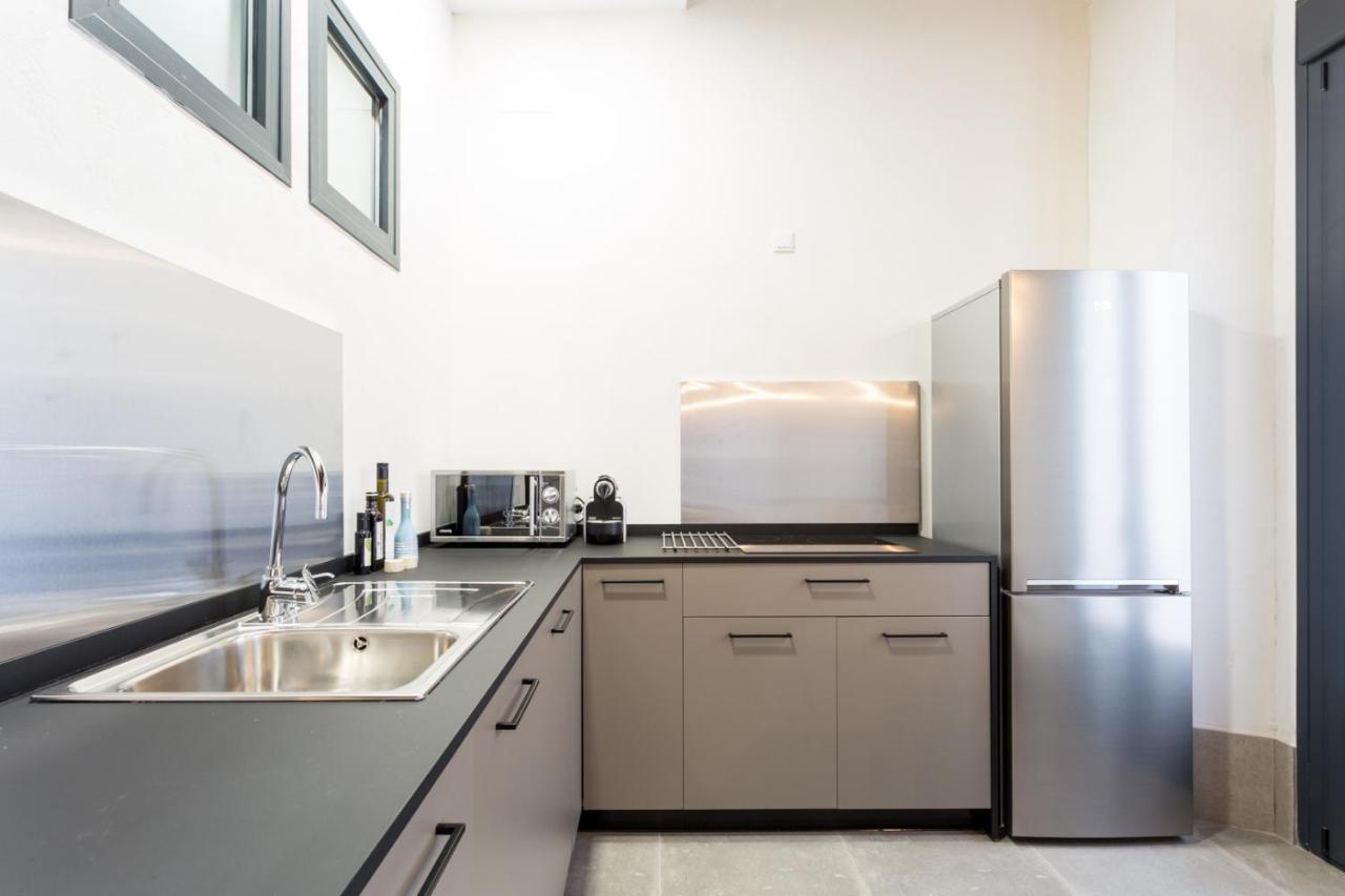 Oak & Sandstone - Space Maison Apartment