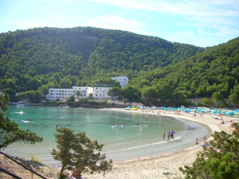 El Pinar 3* Cala Llonga (Ibiza)