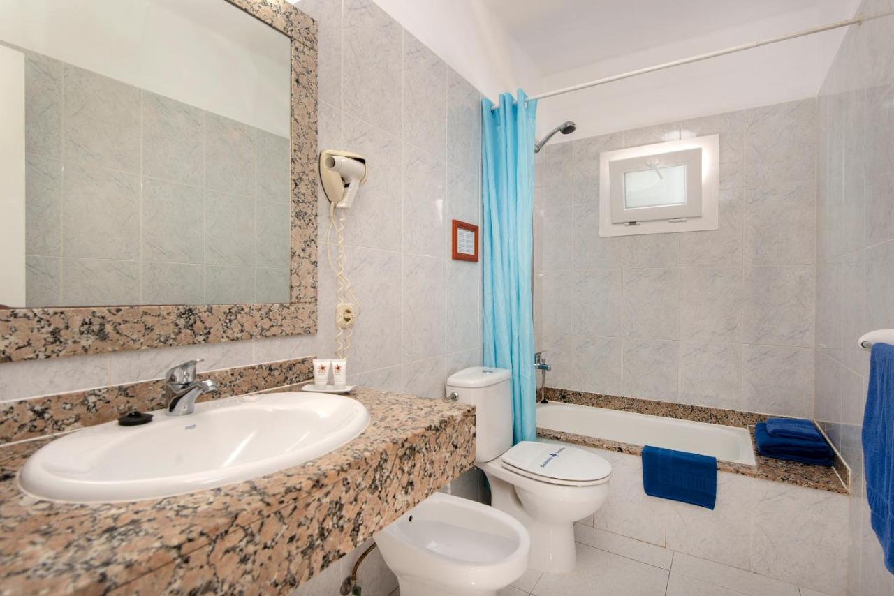 Aparthotel Rocas Blancas 2*