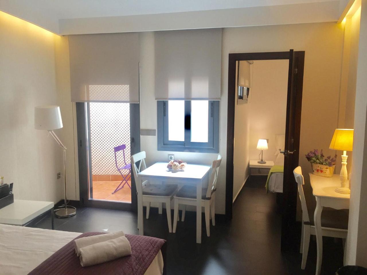 Barcelona Fifteen Central Aparthotel 2*