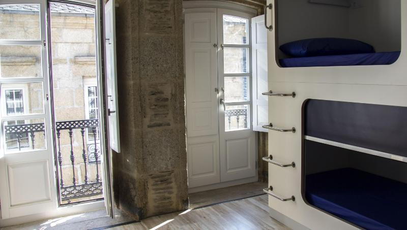 Hostal Cross (adults Only)