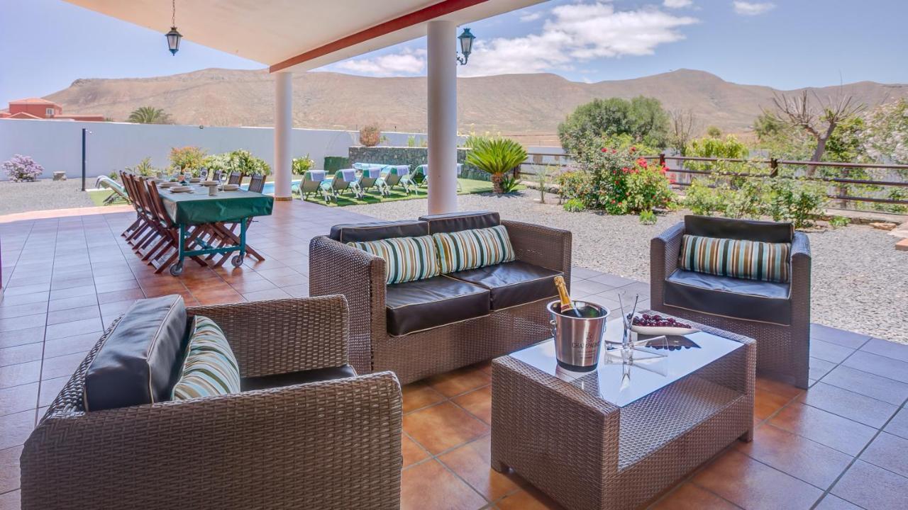 Villa De Lujo Con Piscina Privada Y Tetir