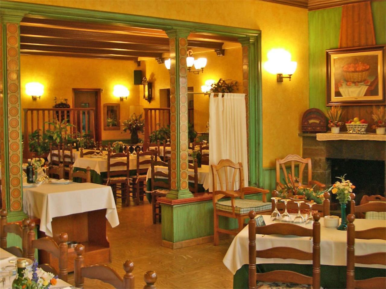 Rural Jaumet Hotel 2*